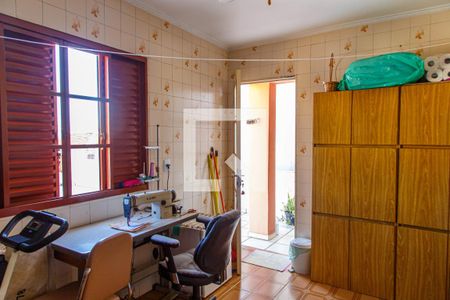 Casa à venda com 277m², 5 quartos e 4 vagas Casa à venda com 277m², 5 quartos e 4 vagasÁrea de Serviço