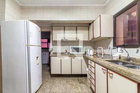 Apartamento à venda com 220m², 4 quartos e 3 vagas Apartamento à venda com 220m², 4 quartos e 3 vagasCozinha