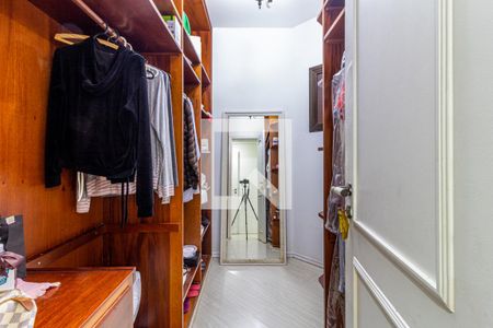 Apartamento à venda com 220m², 4 quartos e 3 vagas Apartamento à venda com 220m², 4 quartos e 3 vagasCloset Suite 4