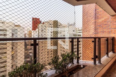 Varanda de apartamento à venda com 4 quartos, 220m² em Itaim Bibi, São Paulo