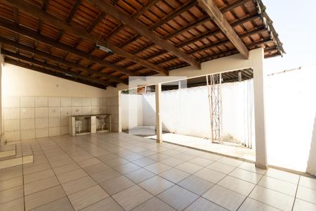 Casa à venda com 360m², 2 quartos e 2 vagas Casa à venda com 360m², 2 quartos e 2 vagasÁrea de Serviço