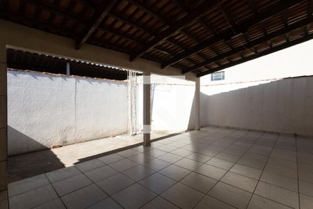 varanda de casa à venda com 2 quartos, 360m² em Solange Park I, Goiânia