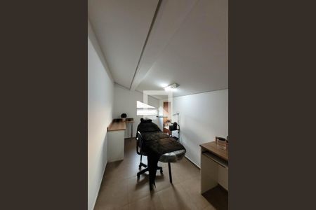 Casa à venda com 155m², 3 quartos e 3 vagasEscritório