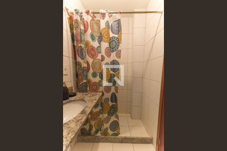 Apartamento à venda com 75m², 2 quartos e 2 vagas Apartamento à venda com 75m², 2 quartos e 2 vagasBanheiro social