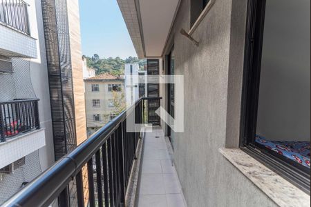 Apartamento à venda com 75m², 2 quartos e 2 vagas Apartamento à venda com 75m², 2 quartos e 2 vagasVaranda da Suíte