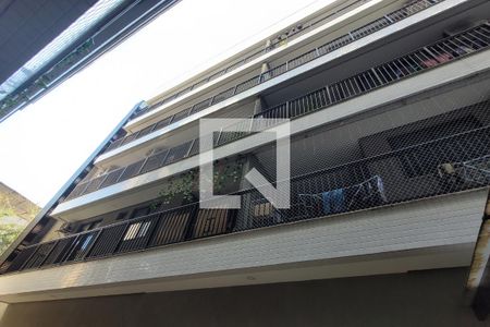 Apartamento à venda com 75m², 2 quartos e 2 vagas Apartamento à venda com 75m², 2 quartos e 2 vagasFachada do bloco