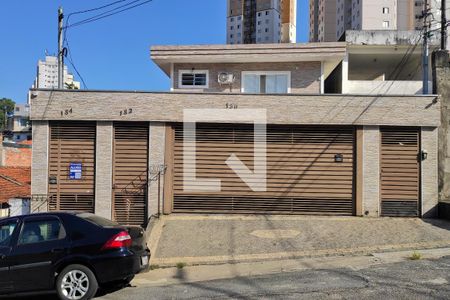 Fachada + placa de casa para alugar com 1 quarto, 15m² em Parque Maria Domitila, São Paulo