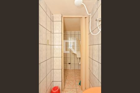 Banheiro de casa para alugar com 1 quarto, 15m² em Parque Maria Domitila, São Paulo
