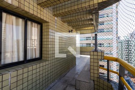 Apartamento para alugar com 680m², 4 quartos e 2 vagasVaranda