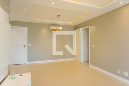 Sala de apartamento para alugar com 3 quartos, 112m² em Barra da Tijuca, Rio de Janeiro