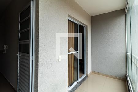 Varanda da sala de apartamento para alugar com 2 quartos, 54m² em Jardim São Luiz, Ferraz de Vasconcelos