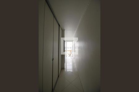 Corredor de casa para alugar com 3 quartos, 160m² em Vila São Paulo, São Paulo