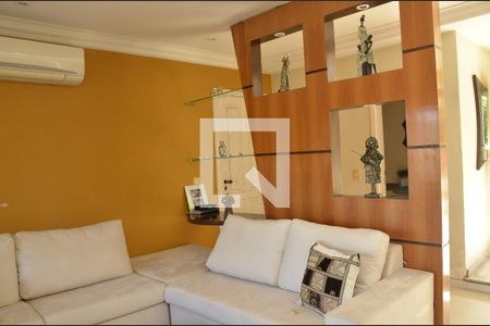 Sala de Estar de casa de condomínio à venda com 5 quartos, 430m² em Sapê, Niterói