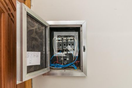 Apartamento para alugar com 70m², 2 quartos e sem vagaSala - Quadro de luz