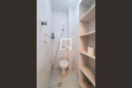 Apartamento à venda com 72m², 2 quartos e 1 vaga Apartamento à venda com 72m², 2 quartos e 1 vagaBanheiro de Serviço