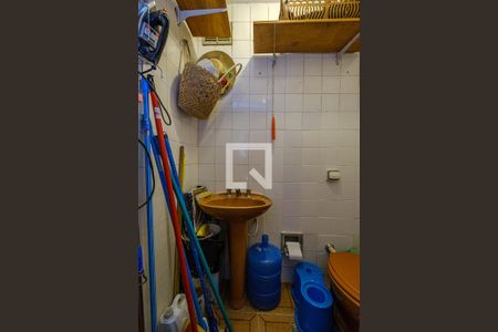 Apartamento para alugar com 140m², 3 quartos e 2 vagas Apartamento para alugar com 140m², 3 quartos e 2 vagasBanheiro de Serviço
