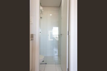 Banheiro de kitnet/studio para alugar com 1 quarto, 23m² em Iguatemi, Ribeirão Preto