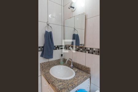 Casa à venda com 136m², 3 quartos e 4 vagasBanheiro da Suíte 2