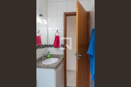 Casa à venda com 136m², 3 quartos e 4 vagasBanheiro