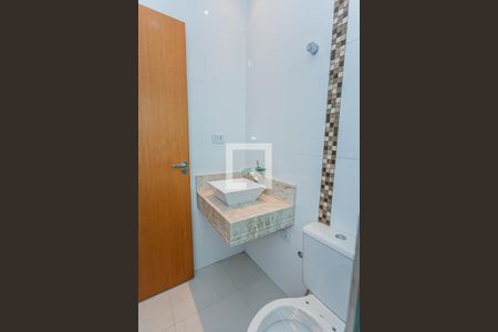 Casa à venda com 180m², 3 quartos e 3 vagas Casa à venda com 180m², 3 quartos e 3 vagasBanheiro suite