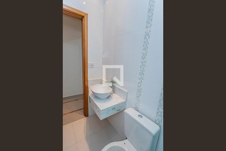 Casa à venda com 180m², 3 quartos e 3 vagas Casa à venda com 180m², 3 quartos e 3 vagasBanheiro