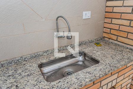 Casa à venda com 180m², 3 quartos e 3 vagas Casa à venda com 180m², 3 quartos e 3 vagasChurrasqueira