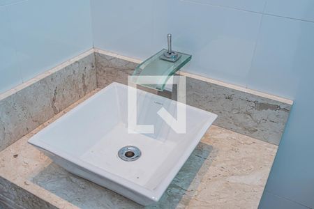 Casa à venda com 180m², 3 quartos e 3 vagas Casa à venda com 180m², 3 quartos e 3 vagasBanheiro suite