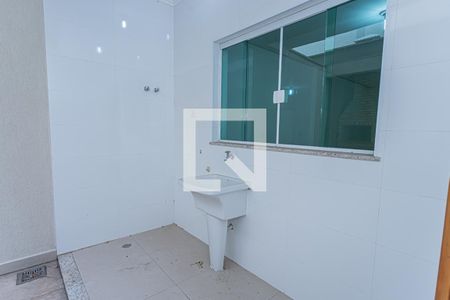 Casa à venda com 180m², 3 quartos e 3 vagas Casa à venda com 180m², 3 quartos e 3 vagasQuintal e área de serviço