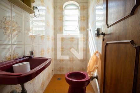 Casa à venda com 450m², 3 quartos e 10 vagasBanheiro de Serviço