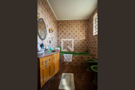 Casa à venda com 450m², 3 quartos e 10 vagasBanheiro da Suíte 1