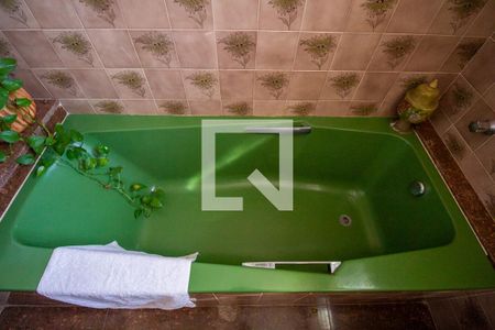 Casa à venda com 450m², 3 quartos e 10 vagasBanheiro da Suíte 1