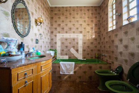 Casa à venda com 450m², 3 quartos e 10 vagasBanheiro da Suíte 1