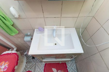 Casa à venda com 48m², 5 quartos e 1 vaga Casa à venda com 48m², 5 quartos e 1 vagaBanheiro 2