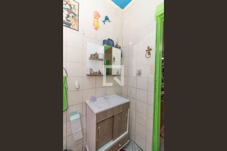 Casa à venda com 48m², 5 quartos e 1 vaga Casa à venda com 48m², 5 quartos e 1 vagaBanheiro 2