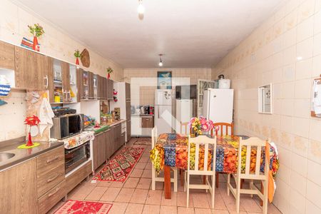 Casa à venda com 48m², 5 quartos e 1 vaga Casa à venda com 48m², 5 quartos e 1 vagaCozinha