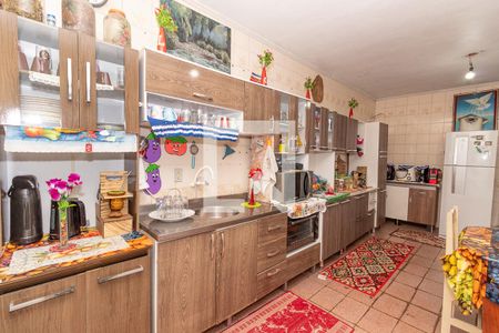 Casa à venda com 48m², 5 quartos e 1 vaga Casa à venda com 48m², 5 quartos e 1 vagaCozinha