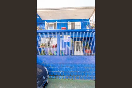 Casa à venda com 48m², 5 quartos e 1 vaga Casa à venda com 48m², 5 quartos e 1 vagaFachada