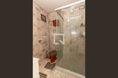 Casa à venda com 48m², 5 quartos e 1 vaga Casa à venda com 48m², 5 quartos e 1 vagaBanheiro