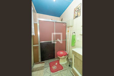 Casa à venda com 48m², 5 quartos e 1 vaga Casa à venda com 48m², 5 quartos e 1 vagaBanheiro