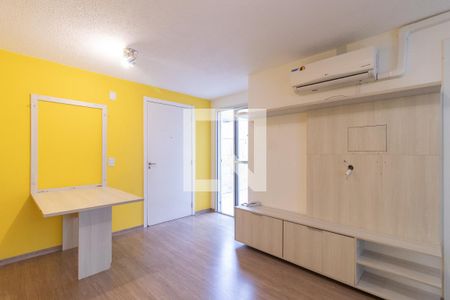 Sala de apartamento à venda com 2 quartos, 47m² em Vila Nova, Porto Alegre