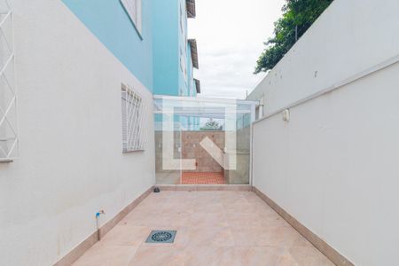 Quintal de apartamento à venda com 2 quartos, 47m² em Vila Nova, Porto Alegre