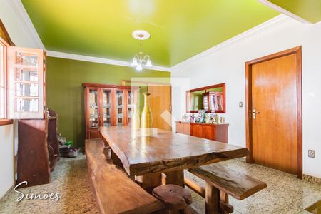 Casa à venda com 4 quartos, 350m² em Estoril, Belo Horizonte