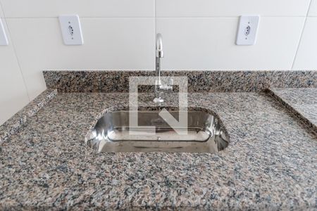 Sala e Cozinha de apartamento para alugar com 1 quarto, 25m² em Vila Constança, São Paulo