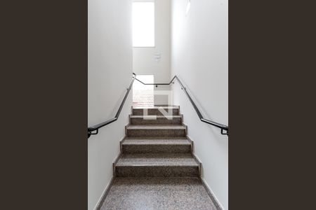 Apartamento para alugar com 25m², 1 quarto e sem vaga Apartamento para alugar com 25m², 1 quarto e sem vagaÁrea Comum - Escada Entrada