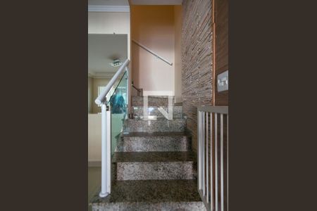 Escadas de casa à venda com 2 quartos, 100m² em Vila Carolina, São Paulo
