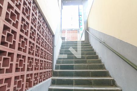 Apartamento para alugar com 45m², 1 quarto e sem vaga Apartamento para alugar com 45m², 1 quarto e sem vagaEscada