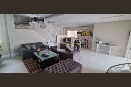 Casa à venda com 5 quartos, 440m² em Barra da Tijuca, Rio de Janeiro