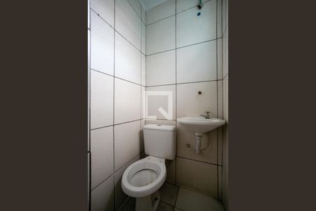 Banheiro de casa para alugar com 1 quarto, 36m² em Vila Dionisia, São Paulo