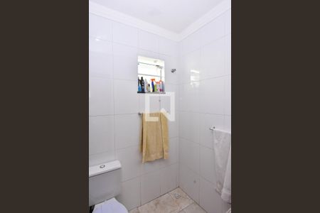 Casa à venda com 200m², 3 quartos e 3 vagasBanheiro da Suíte 2