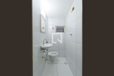 Banheiro de kitnet/studio para alugar com 1 quarto, 32m² em República, São Paulo